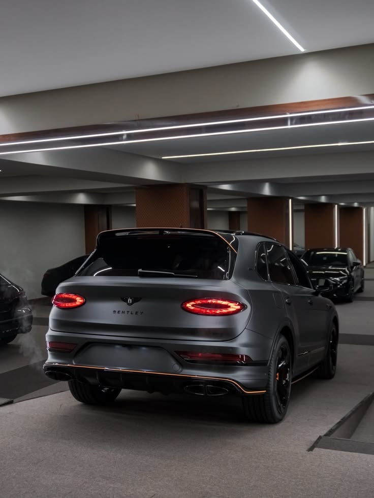 Bentley Bentayga 5