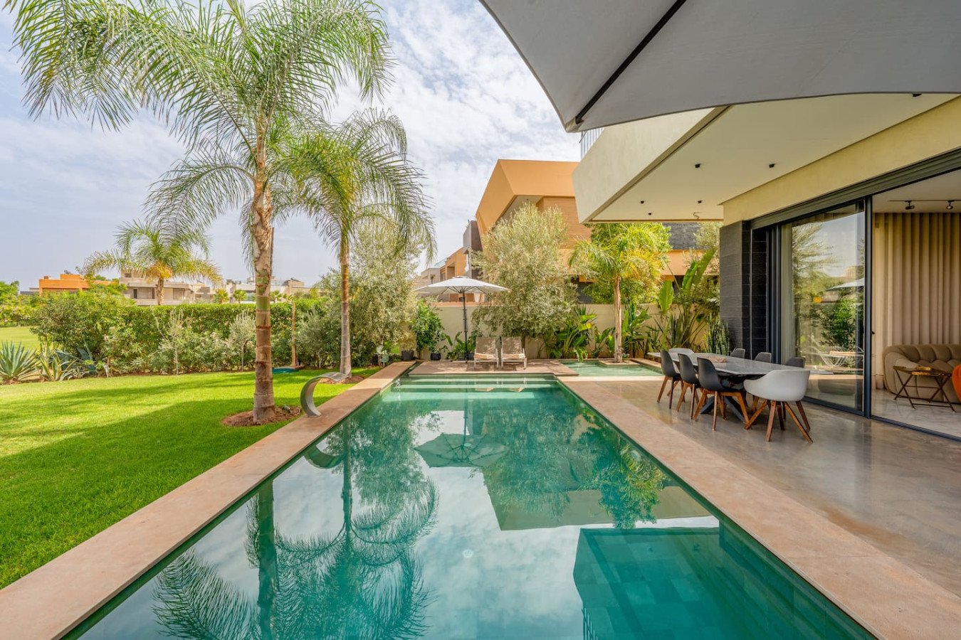 Villa Kniza, patio et vue golf 2