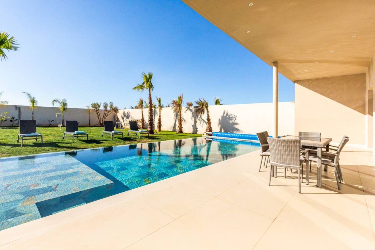 Villa Seyana 8 zéro vis-à-vis et piscine chauffée